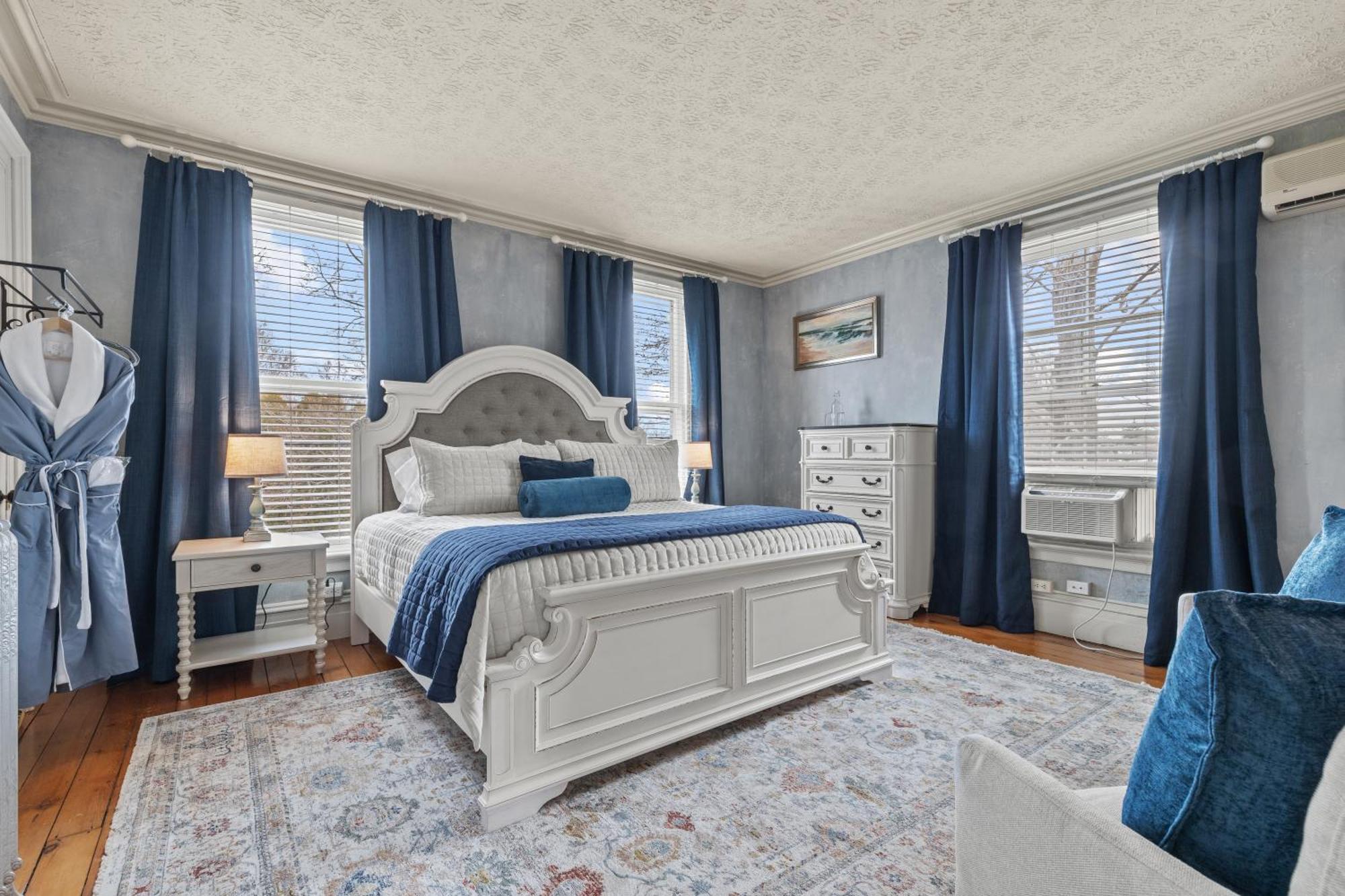 The Captain Stannard Westbrook Room photo